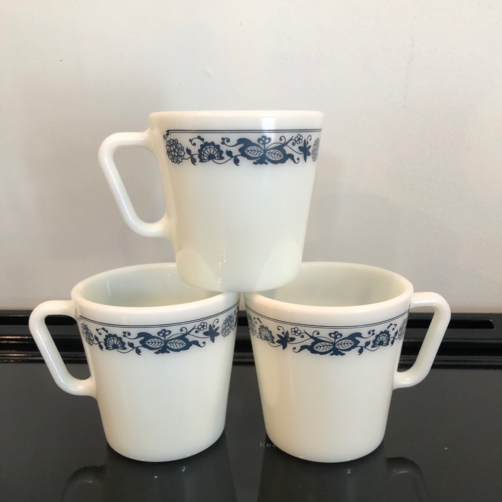 Vintage Pyrex Old Town Blue Set of 3 Mugs